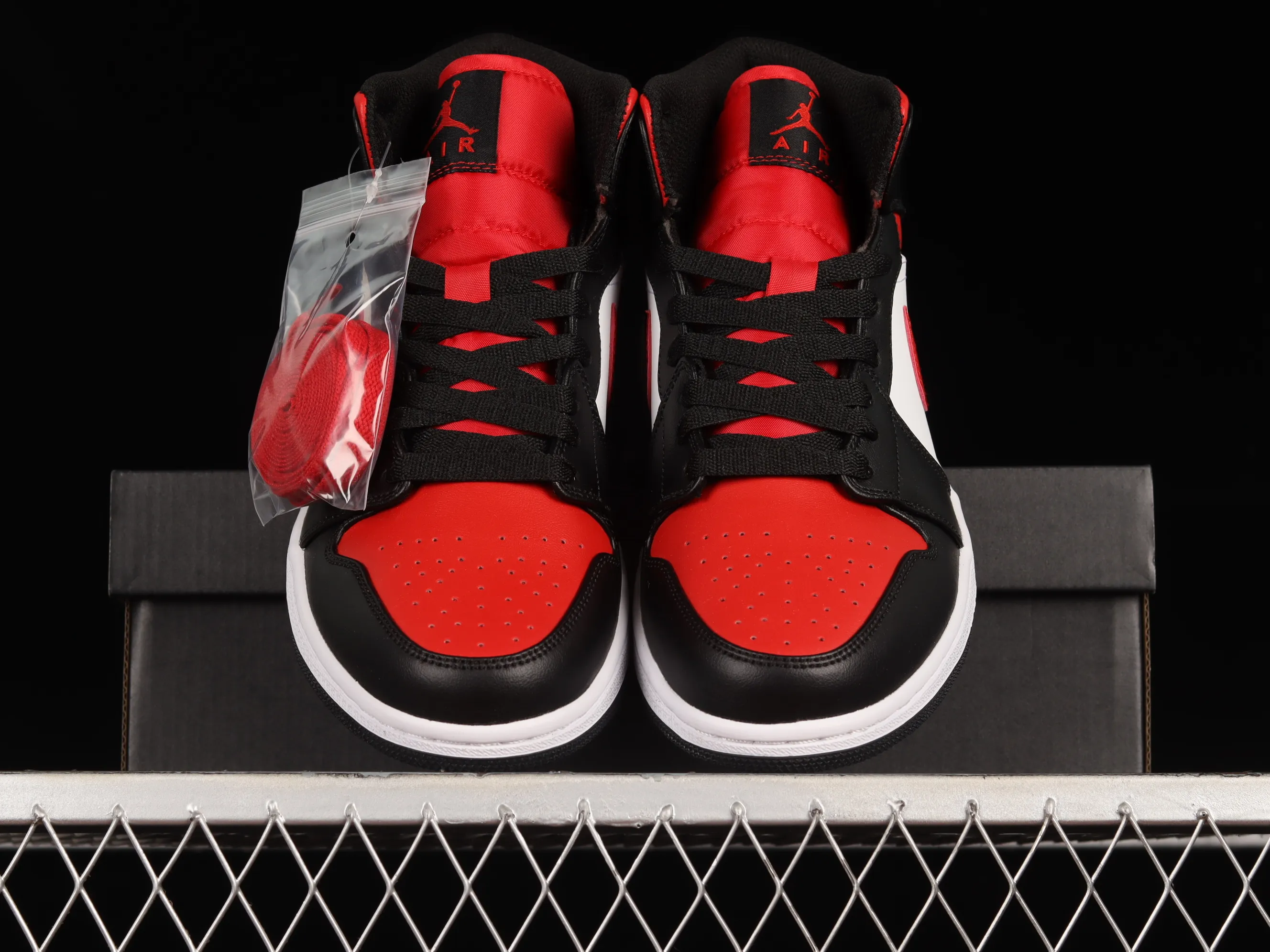All categories Air Jordan Jordan series basketball shoes Air Jordan 1 Mid Air Jordan 1 Mid AJ1 Joe 1 black and white mid-top basketball shoes 554724-079